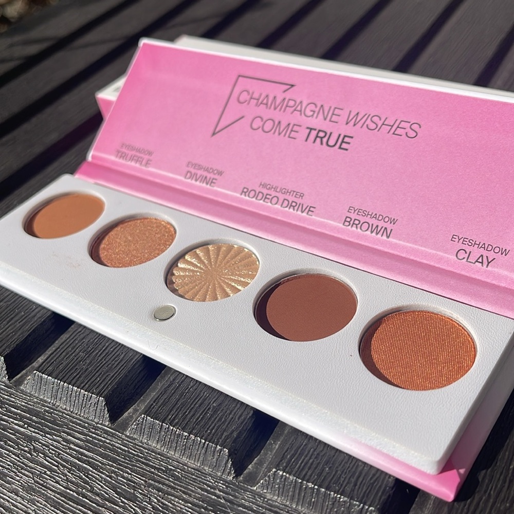 OFRA Cosmetics - Signature Luxe Eyeshadow Palette